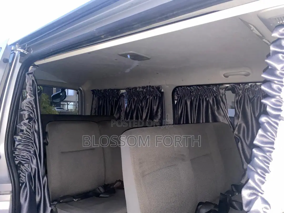 Toyota HiAce 2012 Silver