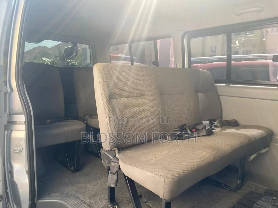 Toyota HiAce 2012 Silver