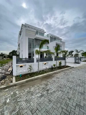 5bdrm Duplex in Osapa London for sale