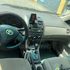 Toyota Corolla 2010 Silver