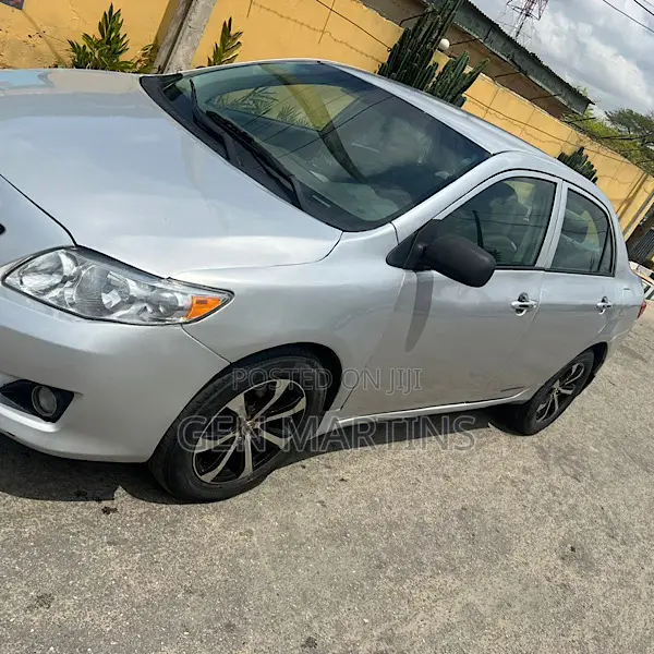 Toyota Corolla 2010 Silver