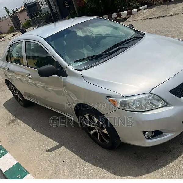 Toyota Corolla 2010 Silver