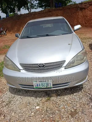 Toyota Camry XLE 4dr Sedan (2.4L 4cyl 4A) 2004 Silver