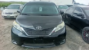 Toyota Sienna LE 8-Passenger 4dr Minivan (3.5L 6cyl 6A) 2015 Black