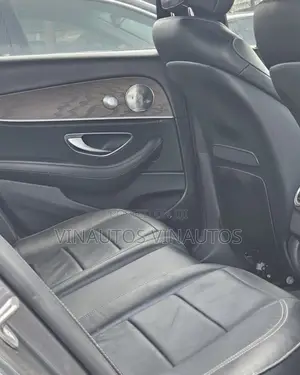 Mercedes-Benz C400 2018 Gray