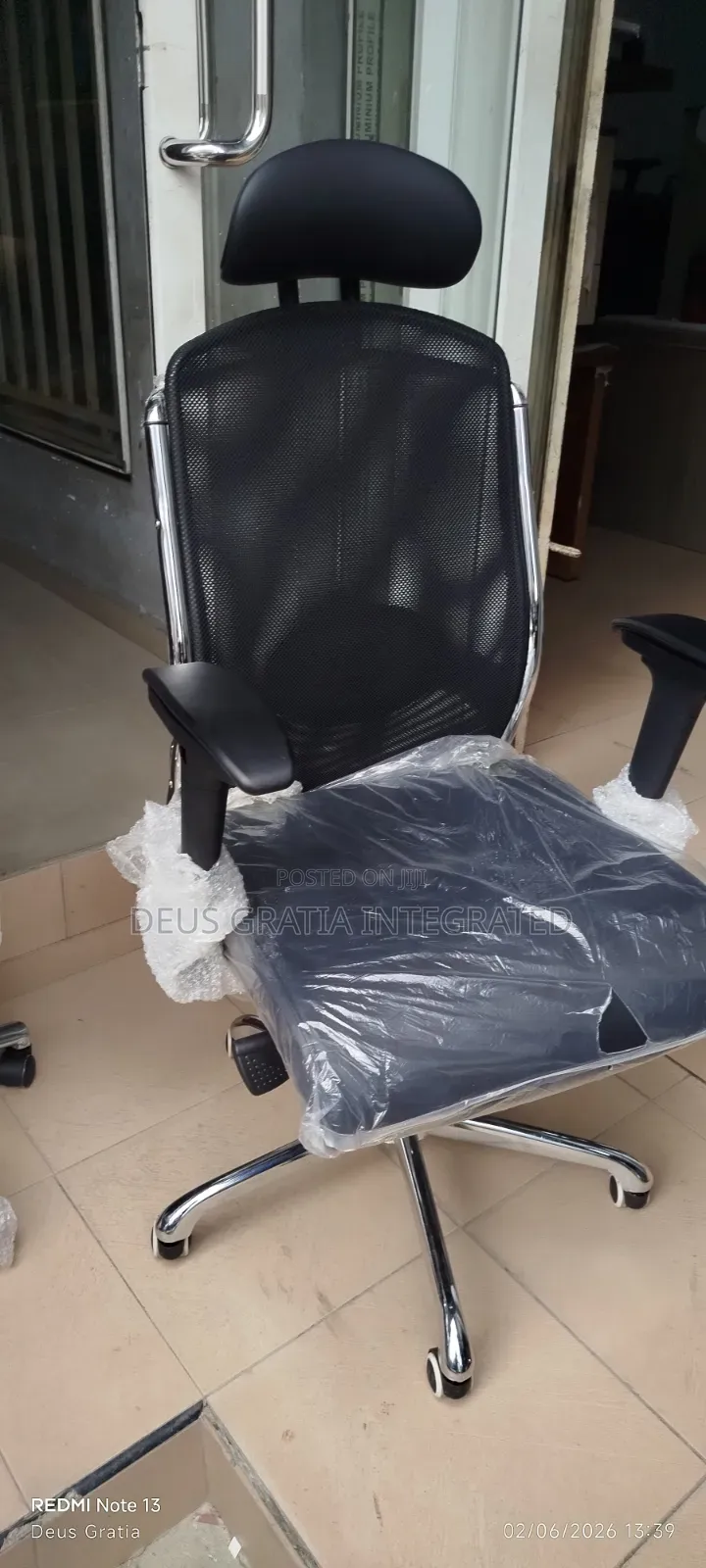 Ergonomic Office Chair With Adjustable Hand