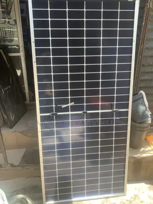 720w Solar World Panel