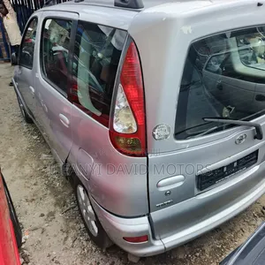 Toyota Yaris Verso 1.5 2006 Silver