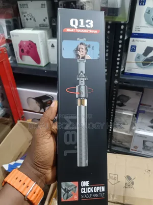 Q13 Smart Tracking Tripod