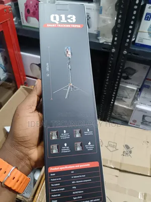 Q13 Smart Tracking Tripod