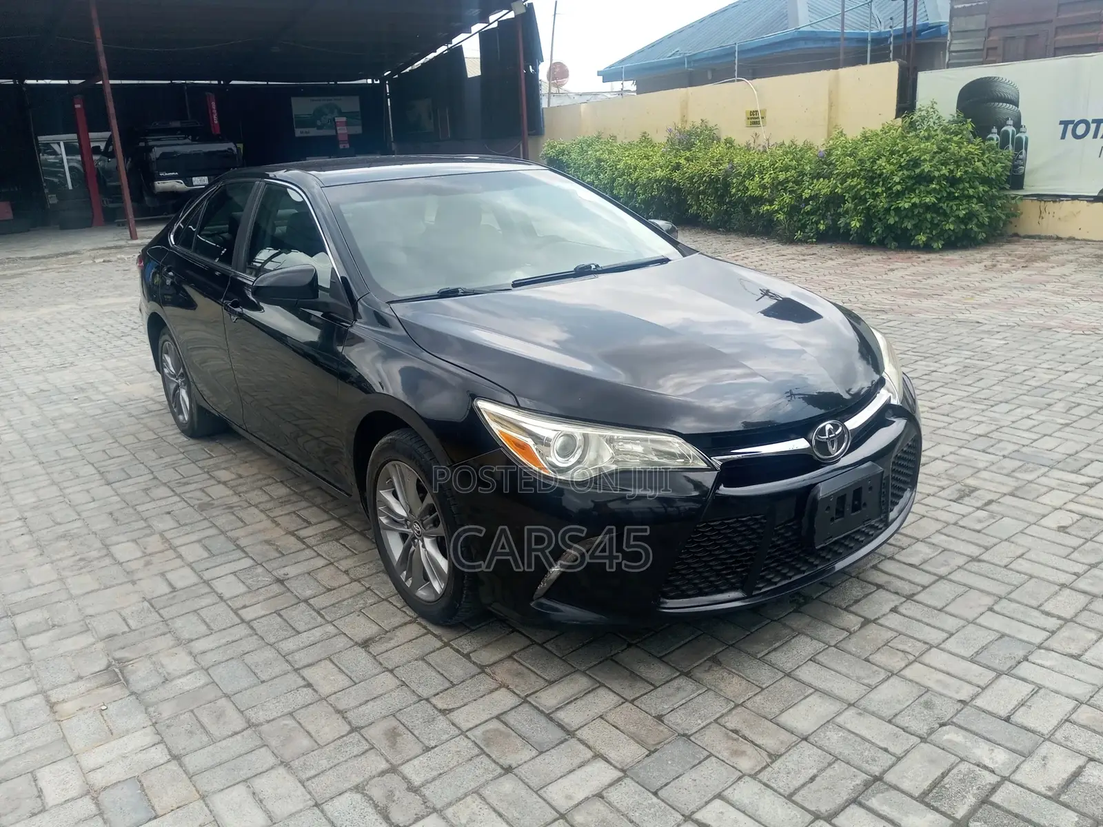 Toyota Camry 2016 Black