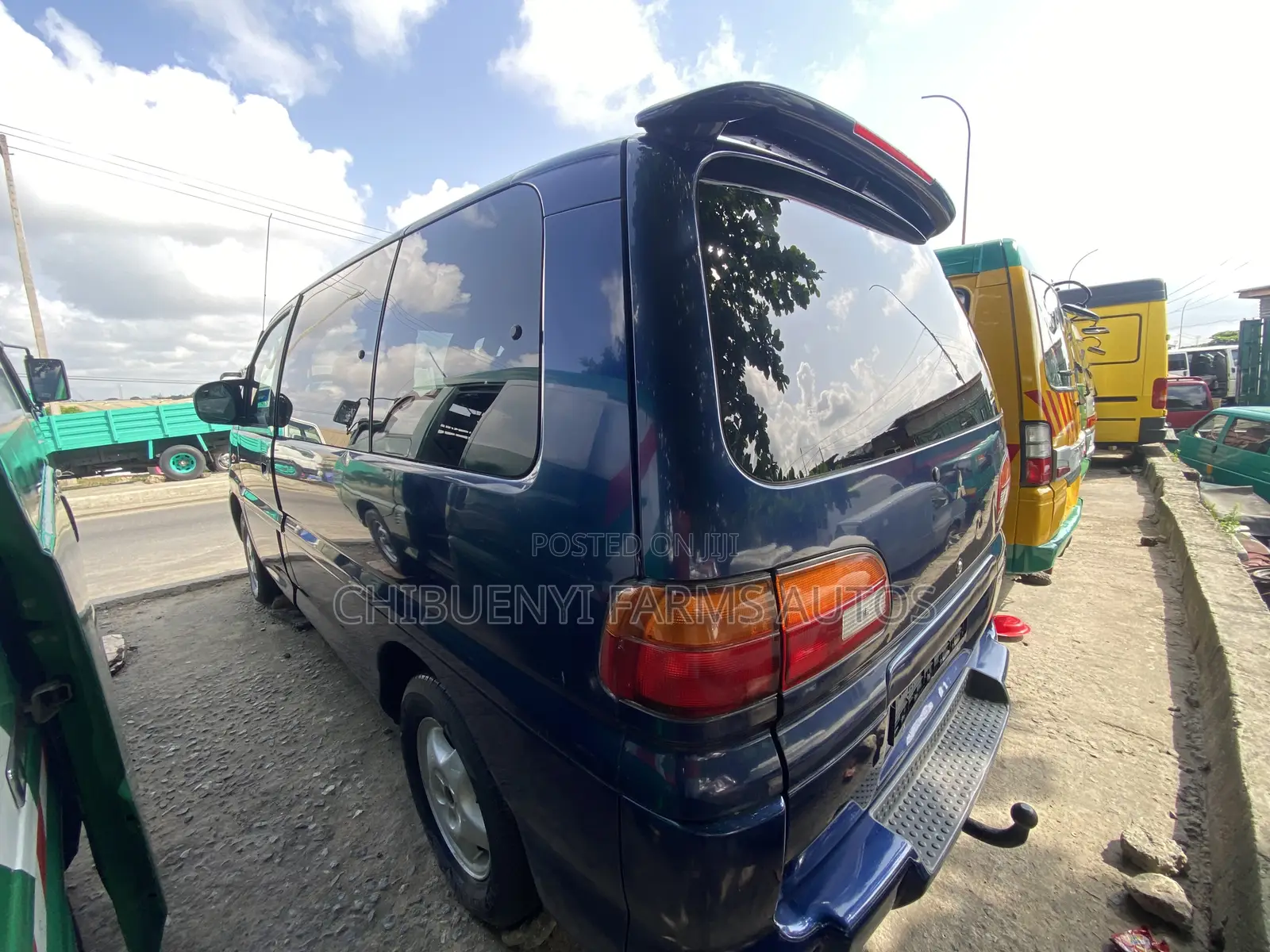 Mitsubishi Space Gear 2003 Blue