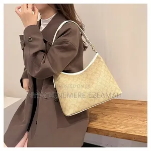 Quality Leather Patterned Crossbody Handbag With Adjustable Strap