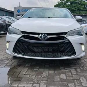 Toyota Camry XSE 4dr Sedan (2.5L 4cyl 6A) 2015 White