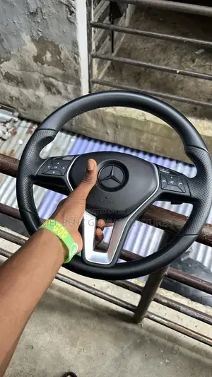 C300 2013/ E350 2013/ Glk350 Steering Wheel