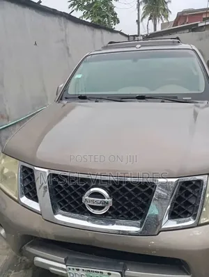 Nissan Pathfinder SE 2007 Gold