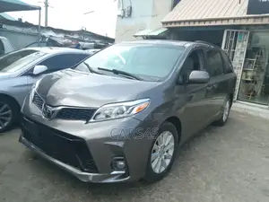 Toyota Sienna 2015 Gray