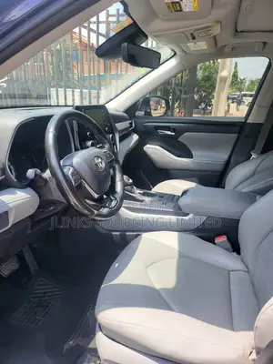 Toyota Highlander XLE FWD 2020 Blue