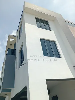 5bdrm Duplex in Thomas Estate for sale