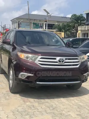 Toyota Highlander SE 2012 Red