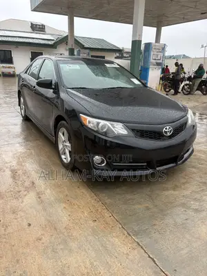 Toyota Camry SE 4dr Sedan (2.5L 4cyl 6A) 2013 Black
