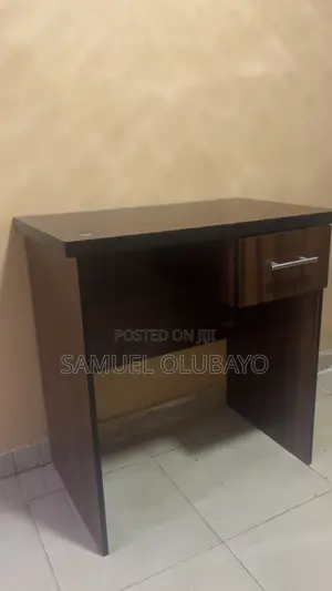 2.5ft Office Desk