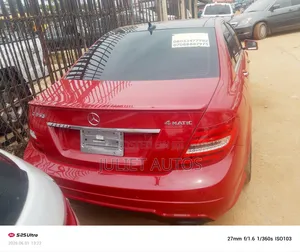 Mercedes-Benz C300 2015 Red