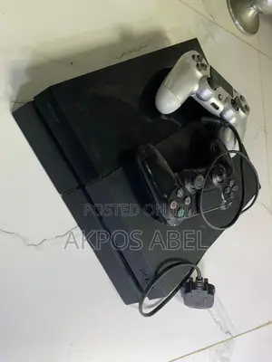 Playstation Ps4 Console With 2 Controller