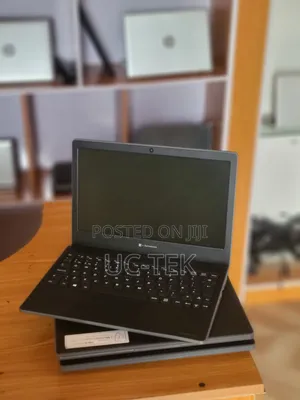Laptop Toshiba Satellite E105 4GB Intel Celeron SSD 128GB