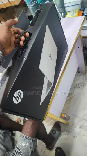 New Laptop HP Envy 14 8GB Intel Core 5 SSD 512GB