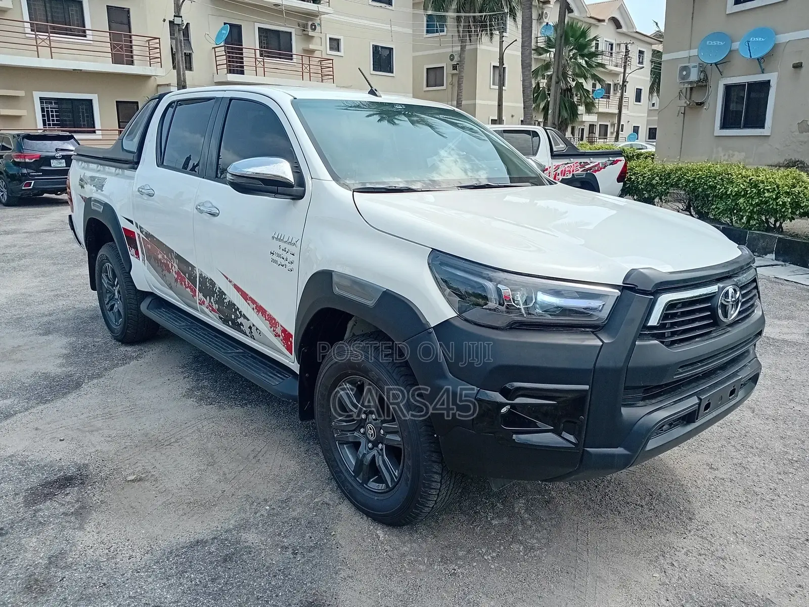 Toyota Hilux 2025 White