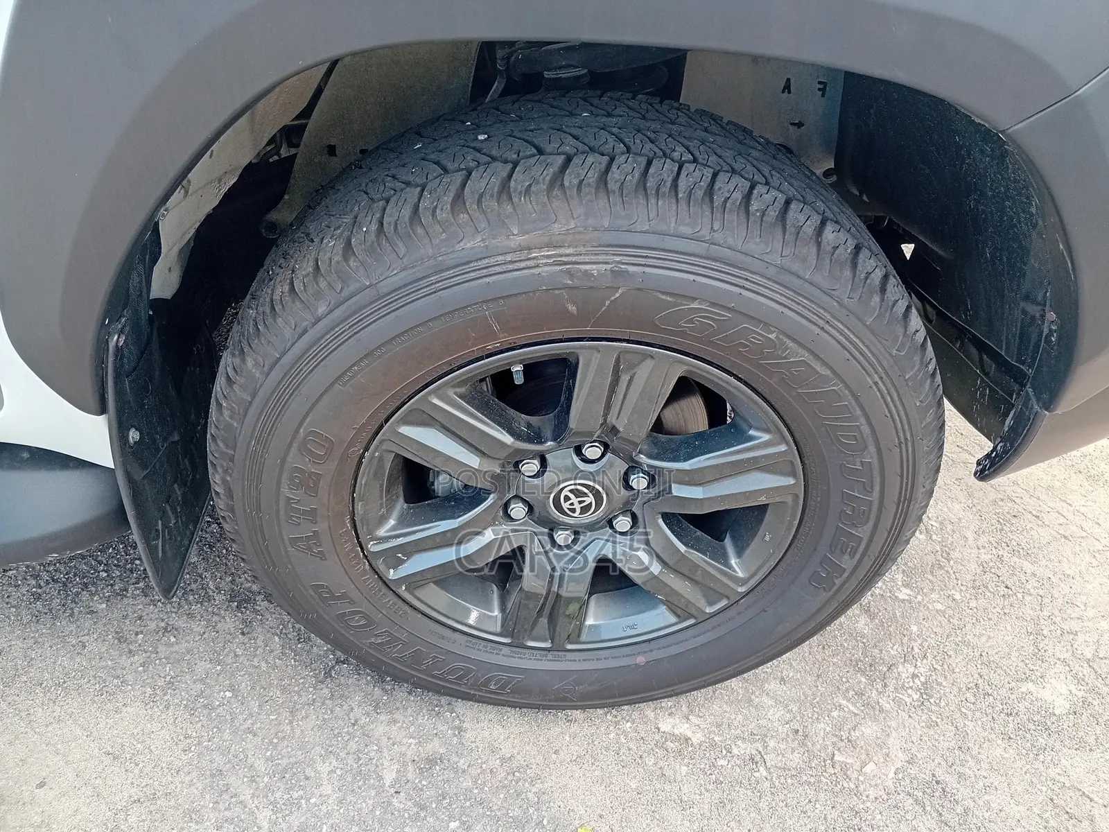 Toyota Hilux 2025 White