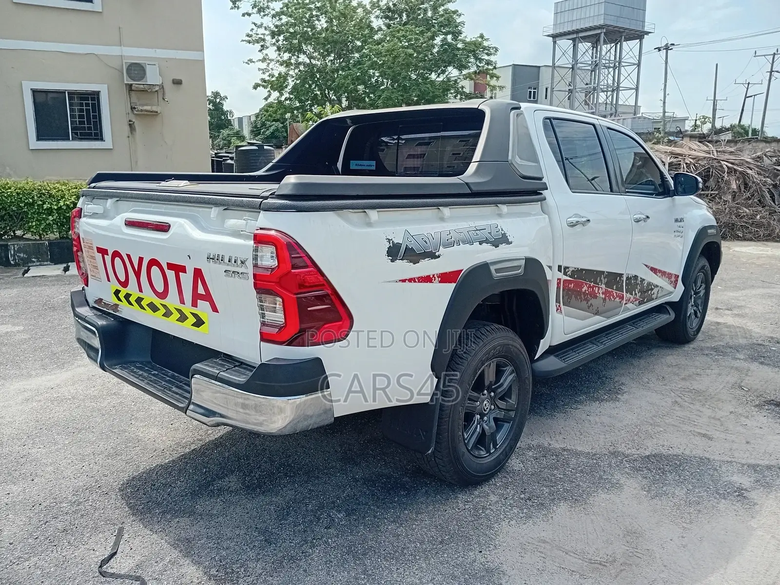 Toyota Hilux 2025 White