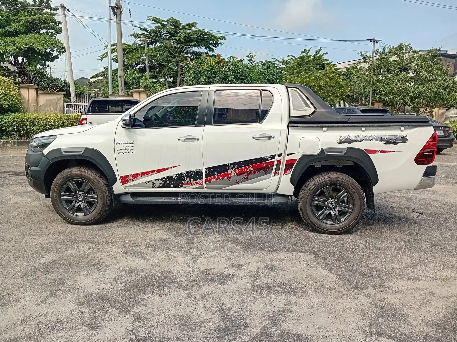 Toyota Hilux 2025 White