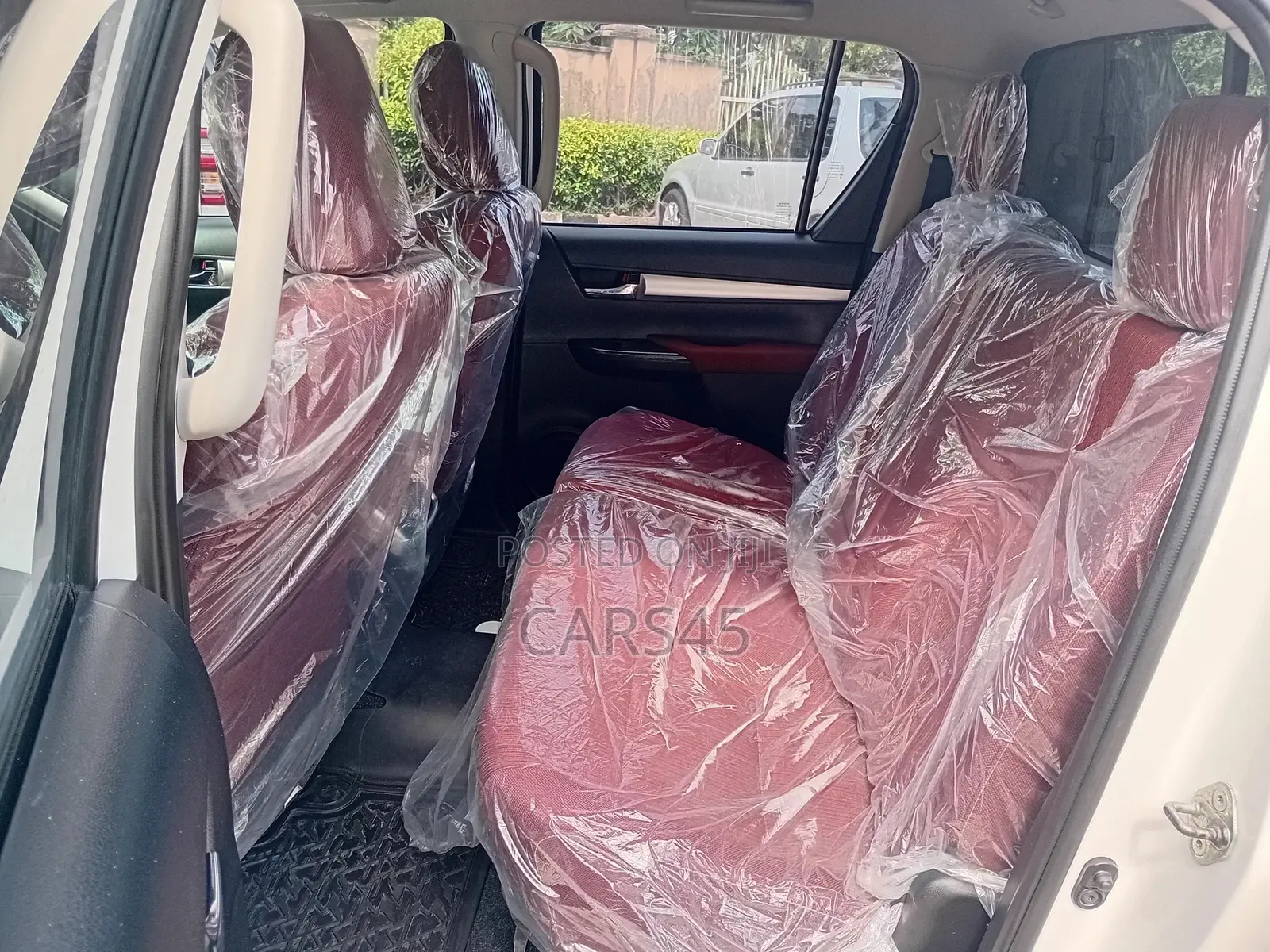 Toyota Hilux 2025 White