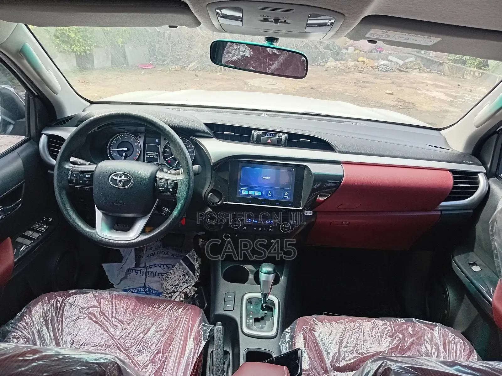 Toyota Hilux 2025 White