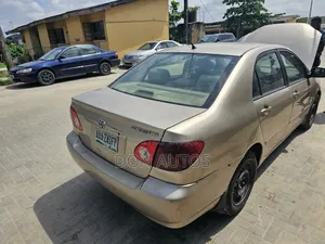Toyota Corolla LE 2007 Gold