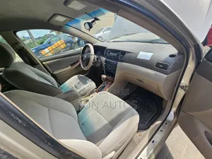 Toyota Corolla LE 2007 Gold