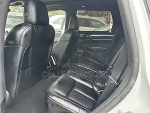 Porsche Cayenne 2017 White