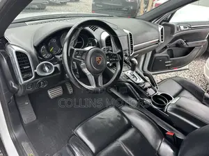 Porsche Cayenne 2017 White