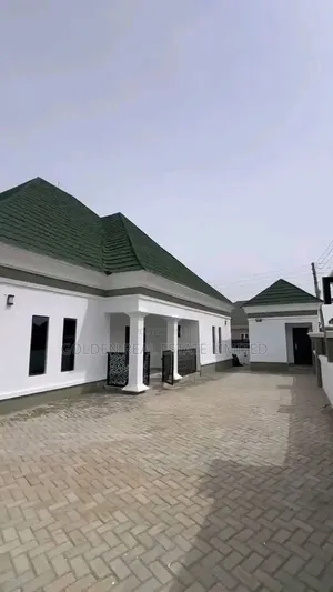 3bdrm Bungalow in Apo District Abuja for sale
