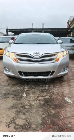Toyota Venza LE 2011 Silver