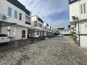 4bdrm Duplex in Ikota for sale