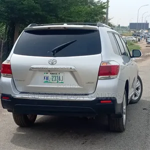 Toyota Highlander 2011 Silver