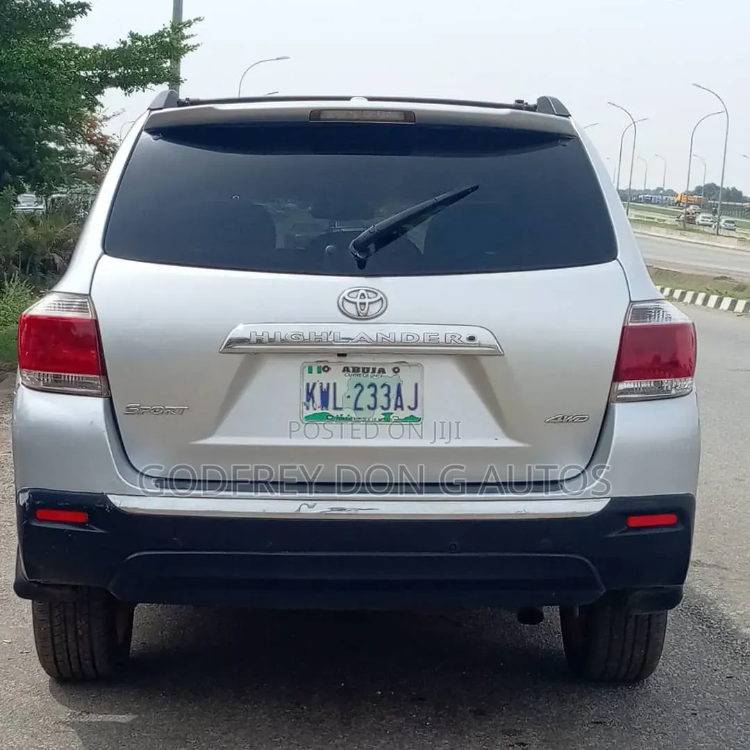 Toyota Highlander 2011 Silver