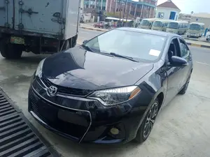 Toyota Corolla 2015 Black
