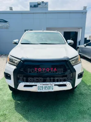 Toyota Hilux Revo Double Cab Petrol 2.7 AWD 2021 White