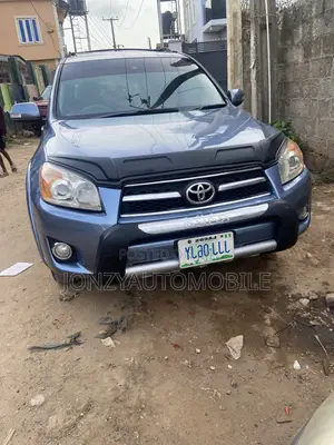 Toyota RAV4 2010 Blue