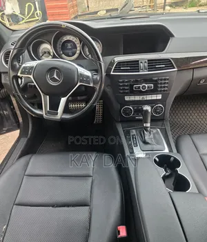 Mercedes-Benz C300 Sport 4Matic Sedan AWD (3.5L 6cyl 7A) 2014