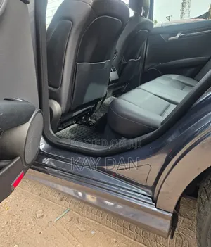 Mercedes-Benz C300 Sport 4Matic Sedan AWD (3.5L 6cyl 7A) 2014